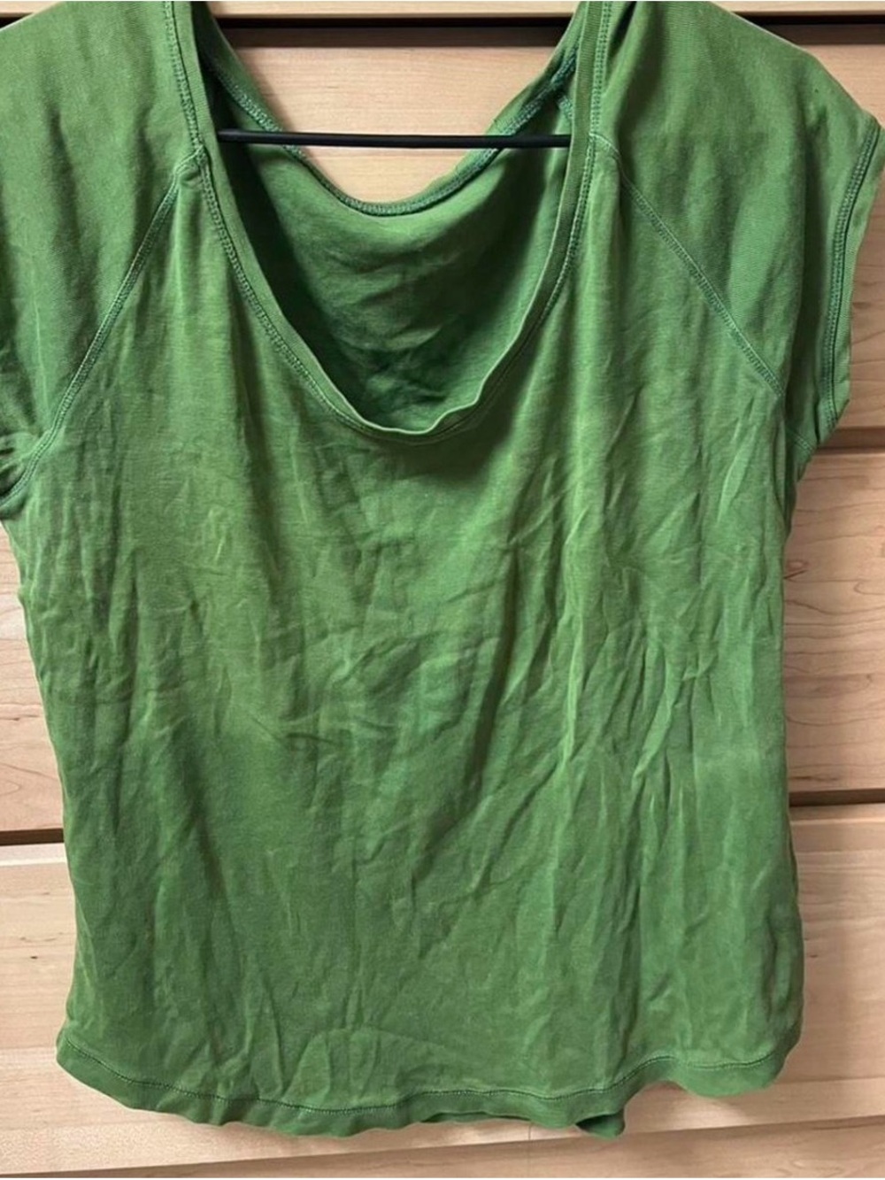 Relaxed Scoop Neck Women’s Tee in Green